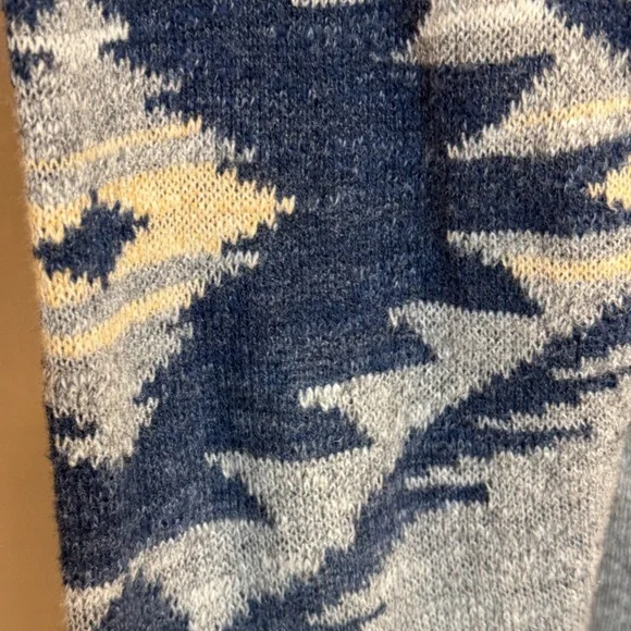 Chaps Tan and Blue Patterned Sweater - Picture 4 of 5